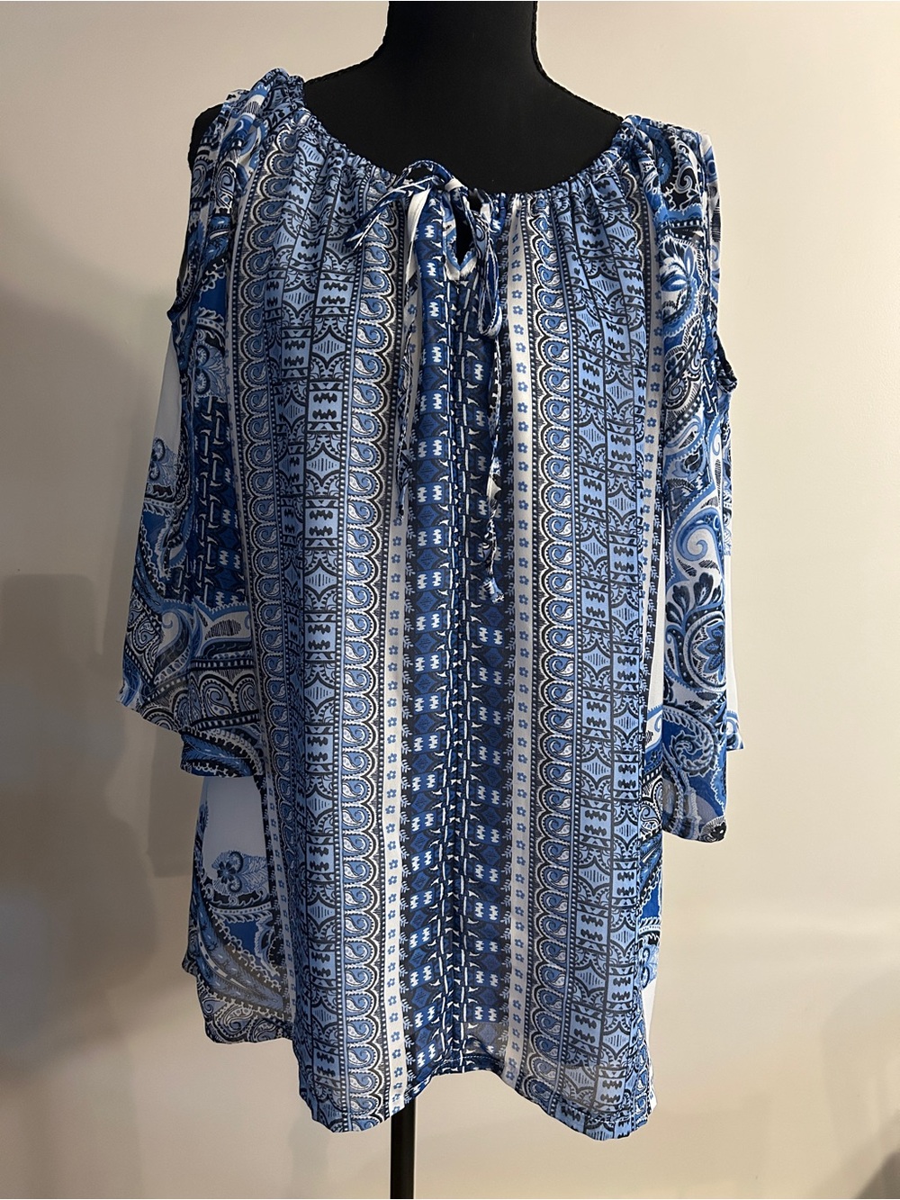 Roz & Ali Blue and White Cold-Shoulder Paisley Tunic